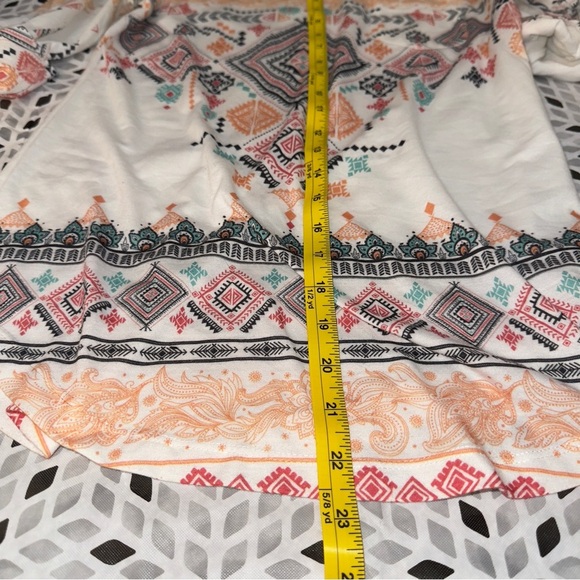 DNA Couture White and Orange Aztec knit top, short roll sleeve, Sz M​ - Picture 7 of 10